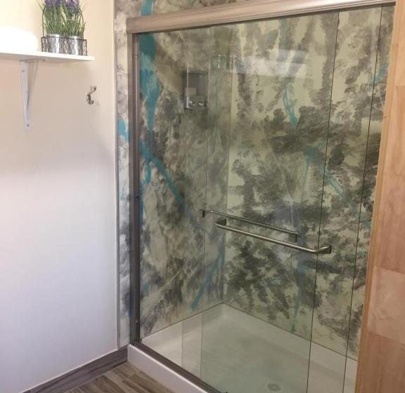 جناح ديلوكس سرير كينج, Ponderosa Inn