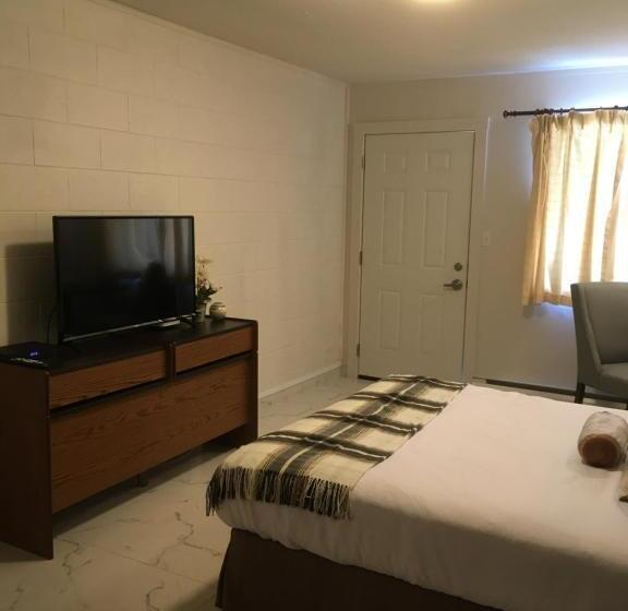 חדר דלוקס, Christina Lake Motel And Rv Park
