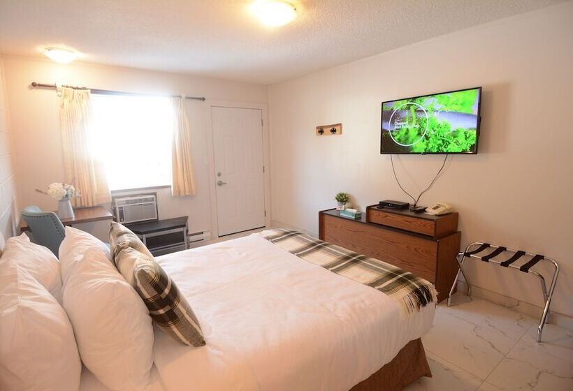 חדר סטנדרט לארבעה, Christina Lake Motel And Rv Park