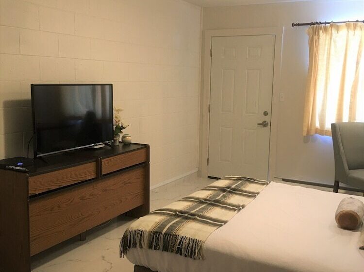 חדר סטנדרט לארבעה, Christina Lake Motel And Rv Park