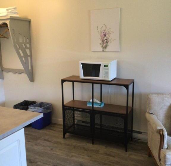 غرفة ديلوكس سرير كينج, Christina Lake Motel And Rv Park