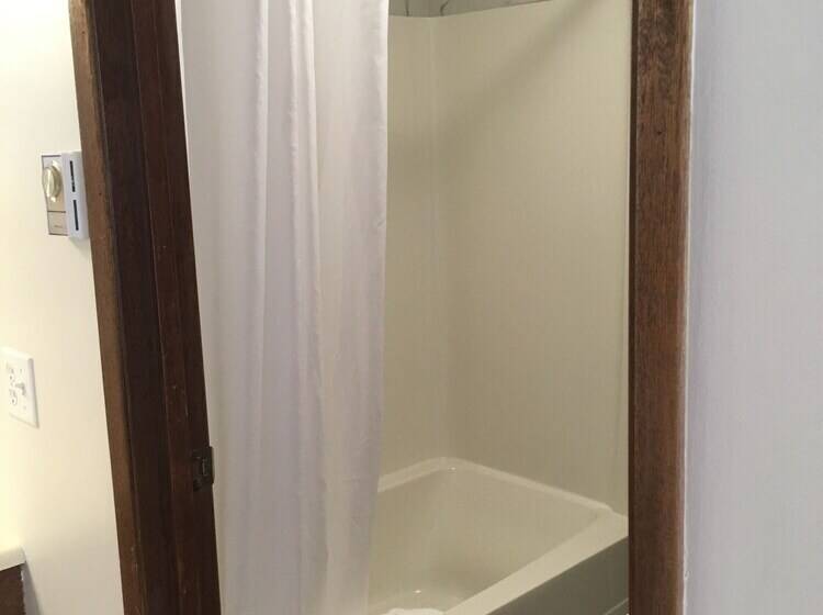 חדר סטנדרט לארבעה, Christina Lake Motel And Rv Park