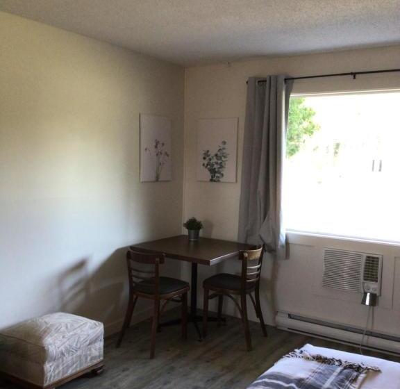 חדר דלוקס, Christina Lake Motel And Rv Park