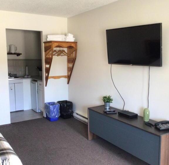 חדר דלוקס, Christina Lake Motel And Rv Park