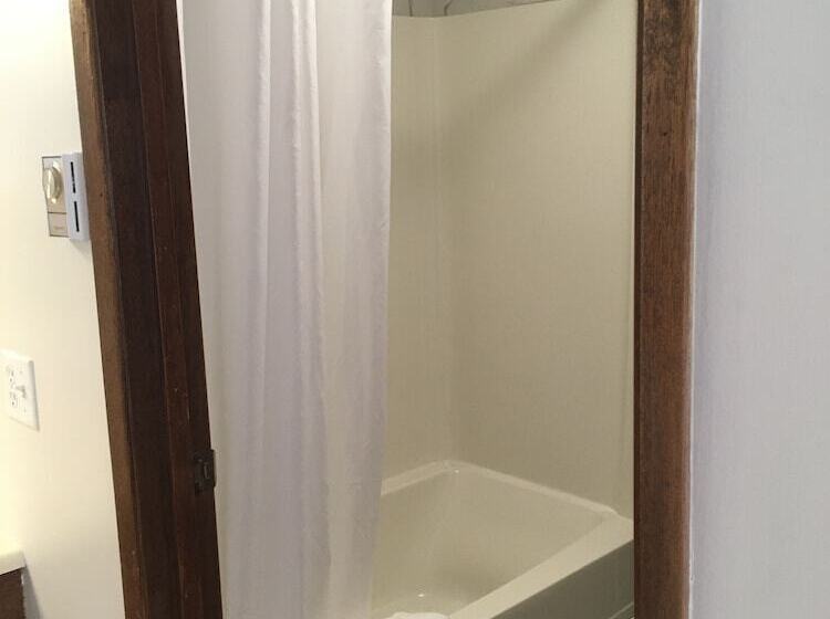 חדר סטנדרט לארבעה, Christina Lake Motel And Rv Park