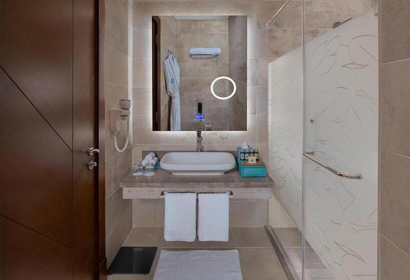 اتاق لوکس با چشمانداز استخر, Crystal Inn Hotel El Alamein