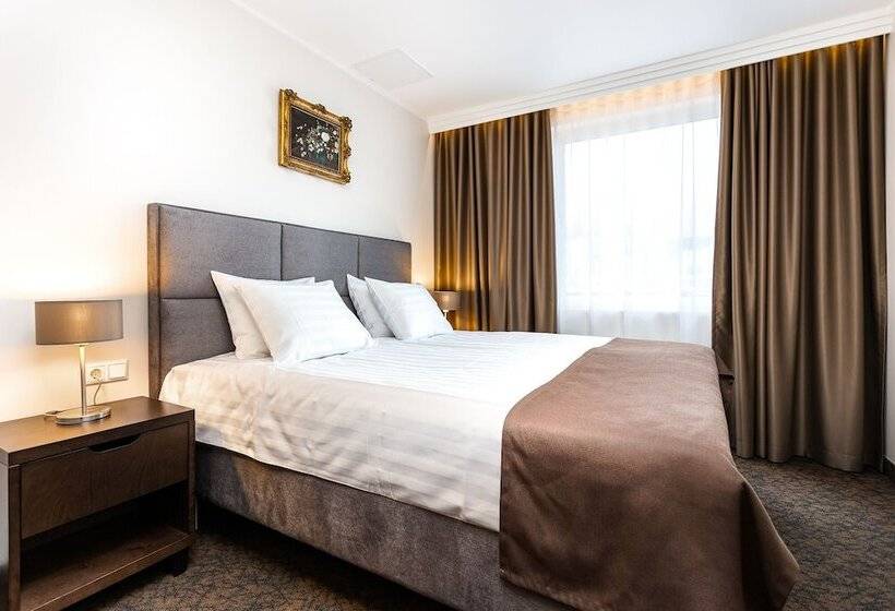 اتاق استاندارد, Adoryal Hotell