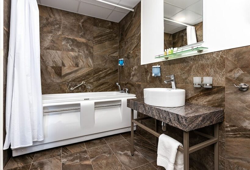 اتاق استاندارد, Adoryal Hotell