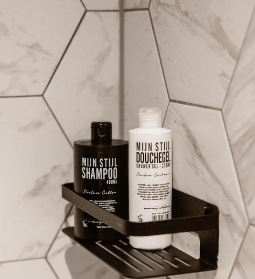 חדר סופריור עם מיטת קינג, Chapter