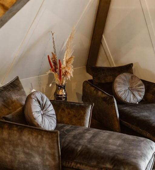 סוויטה אקזקיוטיב, Chapter