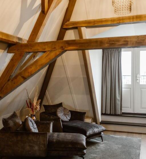 סוויטה אקזקיוטיב, Chapter