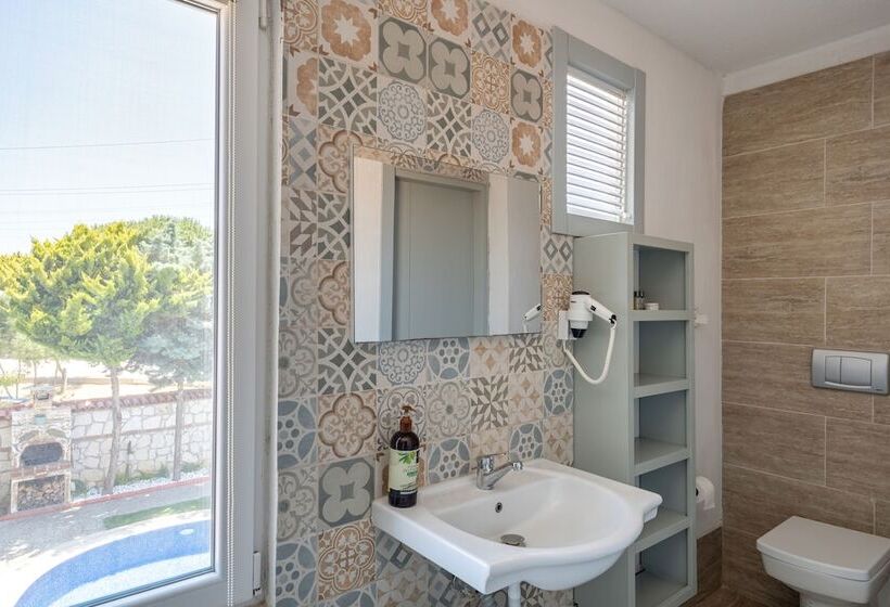 Camera Deluxe, Deruni Ilıca