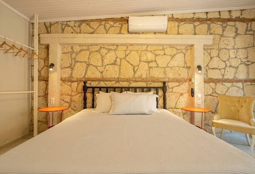 Camera Deluxe, Deruni Ilıca