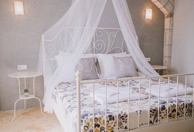 Camera Deluxe, Deruni Ilıca