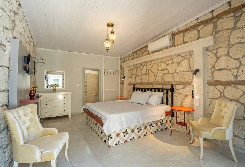 Camera Superiore, Deruni Ilıca