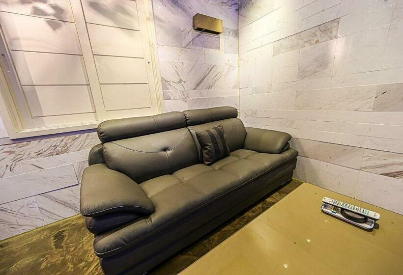 اتاق اجرایی, Login