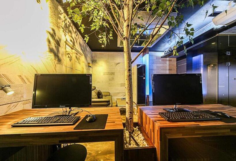 اتاق اجرایی, Login