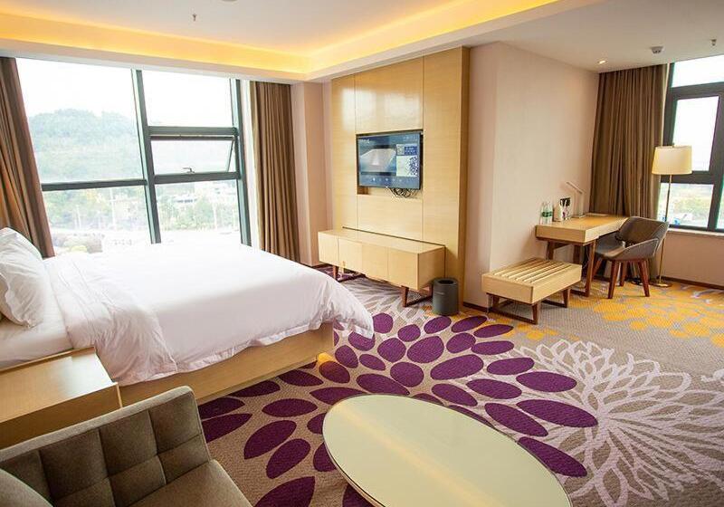 Люкс Повышенной Комфортности, Lavande Hotel Mianyang Santai North Passenger Transport Center Binjiang Park