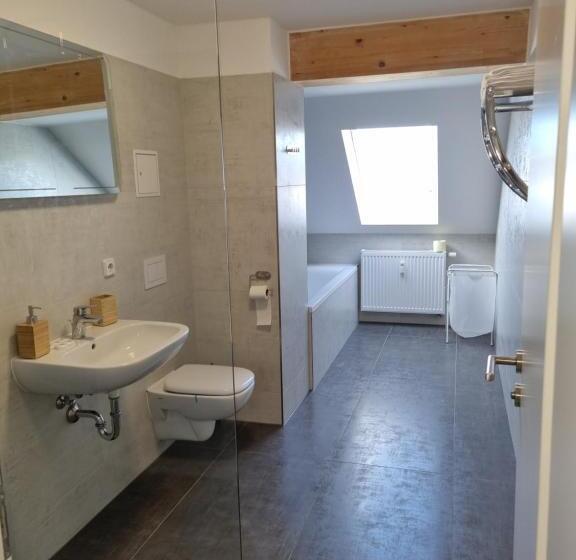 Апартаменты 2 Спальни, A&f Hotel Chemnitz