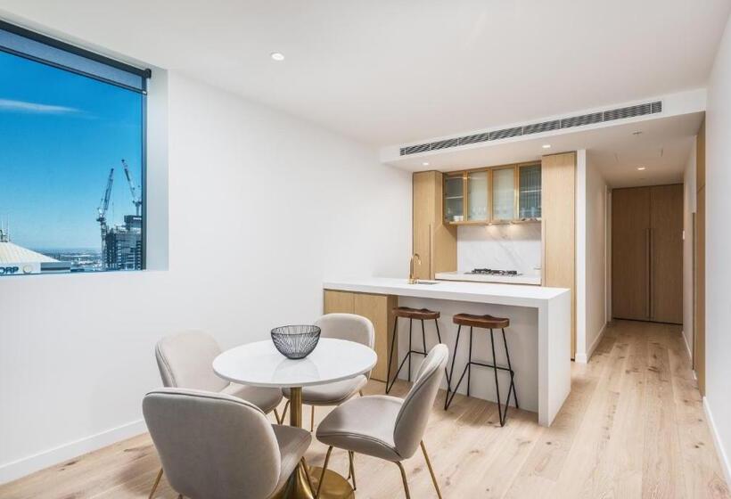 2 Bedrooms Apartment City View, Collins House Apartments By Cllix