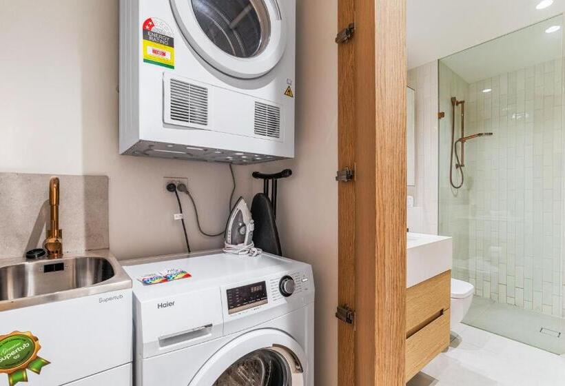 דירת שלושה חדרים, Collins House Apartments By Cllix