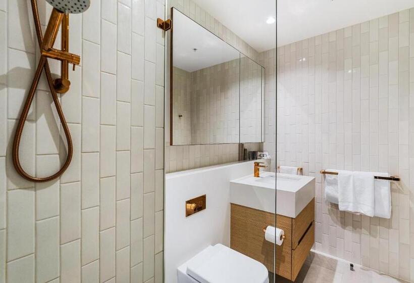 2 Bedrooms Apartment City View, Collins House Apartments By Cllix