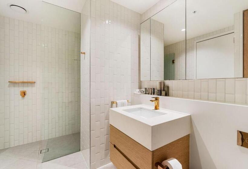 2 Bedrooms Apartment City View, Collins House Apartments By Cllix