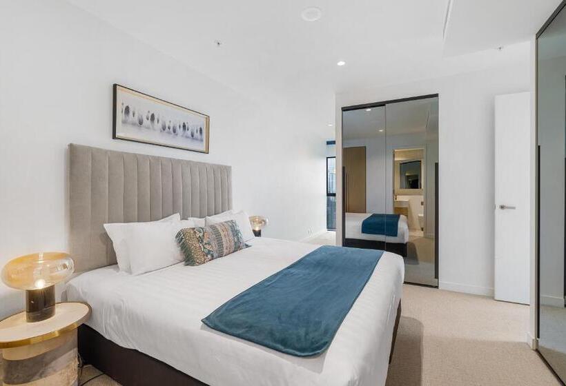 2 Bedrooms Apartment City View, Collins House Apartments By Cllix