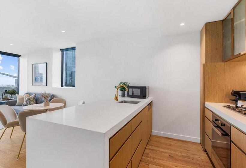 2 Bedrooms Apartment City View, Collins House Apartments By Cllix