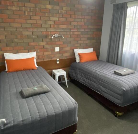 패밀리 룸, Creswick Motel