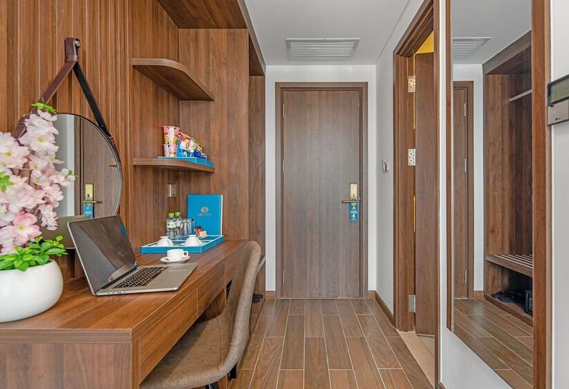 Deluxe room with river view, Gold Plaza Hotel Da Nang