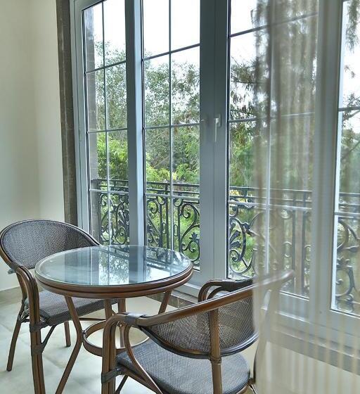 جناح ديلوكس سرير كينج, Accord Chrome