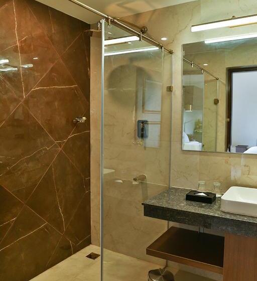 غرفة قياسية سرير كينج, Accord Chrome