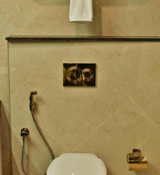 غرفة قياسية سرير كينج, Accord Chrome