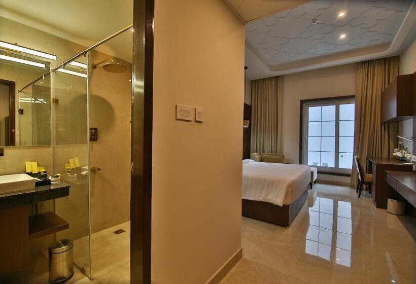 غرفة قياسية سرير كينج, Accord Chrome