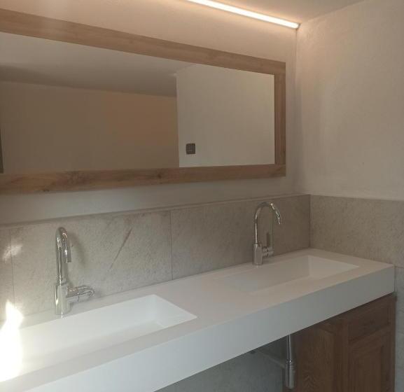 منزل غرفة نوم واحدة, Baita Eleonora