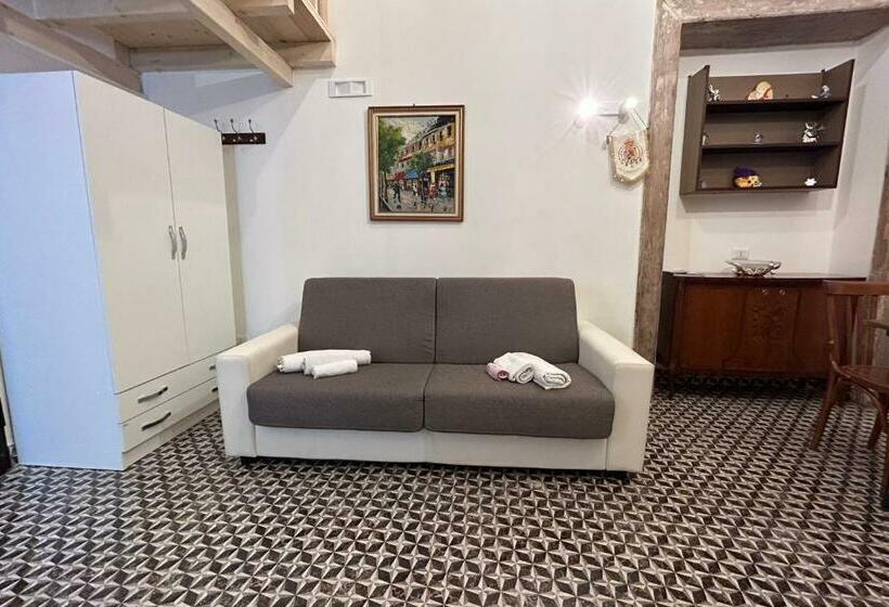 خانه 1 خوابه, Tribunali Apartments