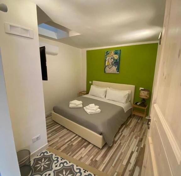 اتاق استاندارد, Tribunali Apartments