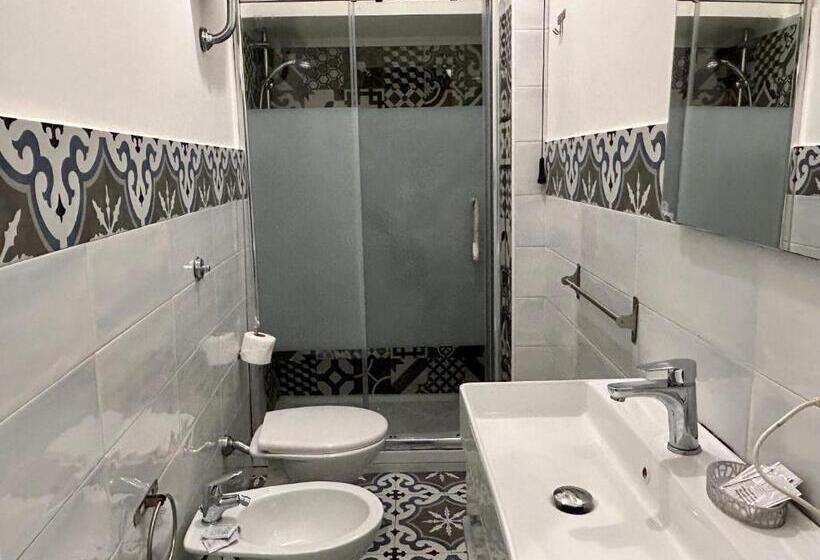 اتاق استاندارد, Tribunali Apartments