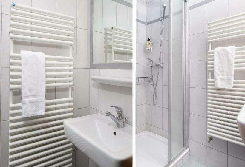 バス共有のスタンダードルーム, Petit Paradis