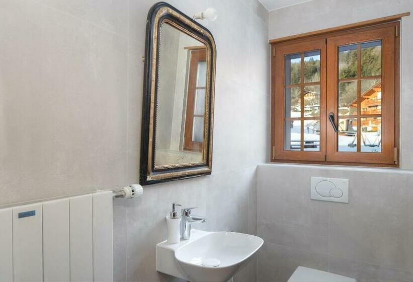 バス共有のスタンダードルーム, Petit Paradis