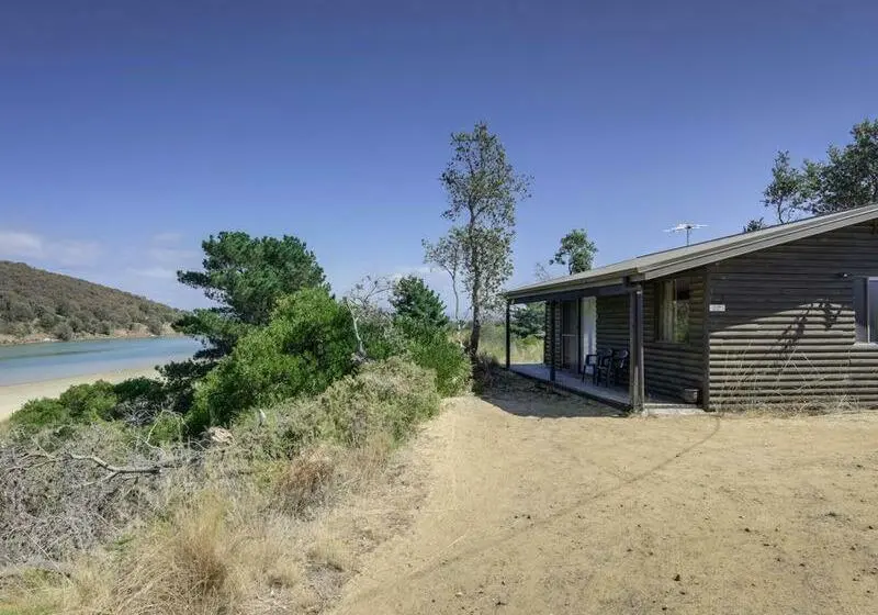 オーシャンビューファミリールーム, Steeles Island Retreat
