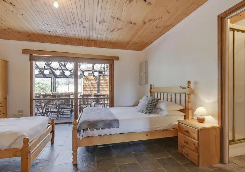デラックスファミリールーム, Steeles Island Retreat