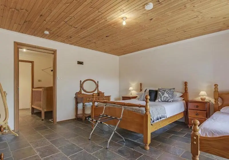 デラックスファミリールーム, Steeles Island Retreat