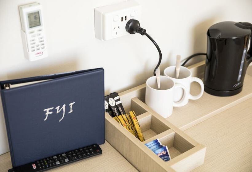 ファミリーステューディオ, Nightcap At Finsbury