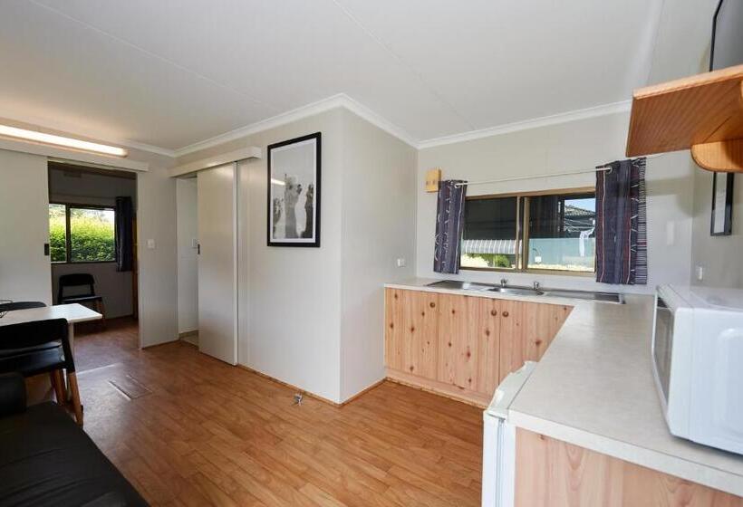 带2个卧室的标准洋房, Pine Country Caravan Park
