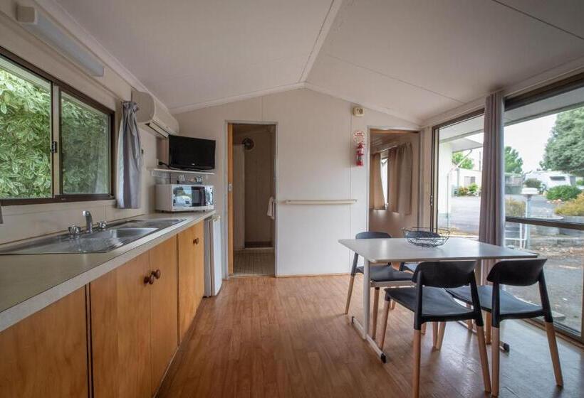 带2个卧室的标准洋房, Pine Country Caravan Park