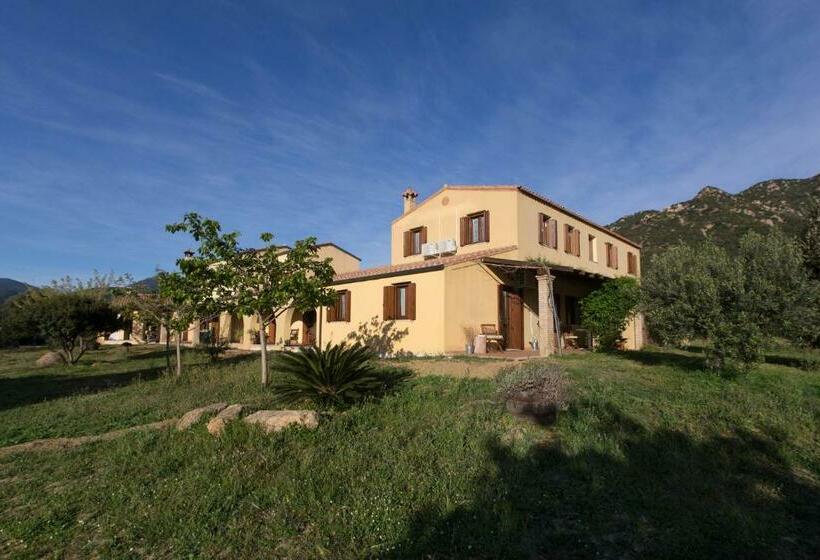 ویلای 3 خوابه, Terremesu A Castiadas Villasimius Costa Rei