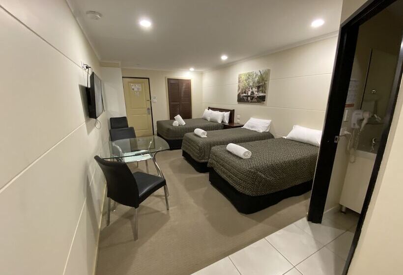 家庭间, Balranald Club Motel