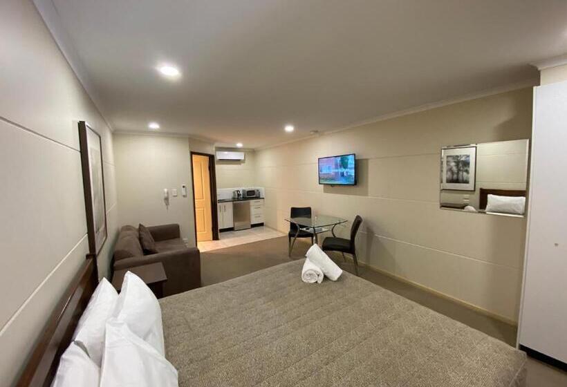 带大床的复式套间, Balranald Club Motel